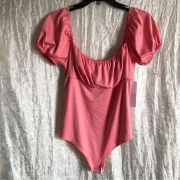 Women’s Pink Puff sleeve Bodysuit NWT Sz Small - Picture 1 of 10